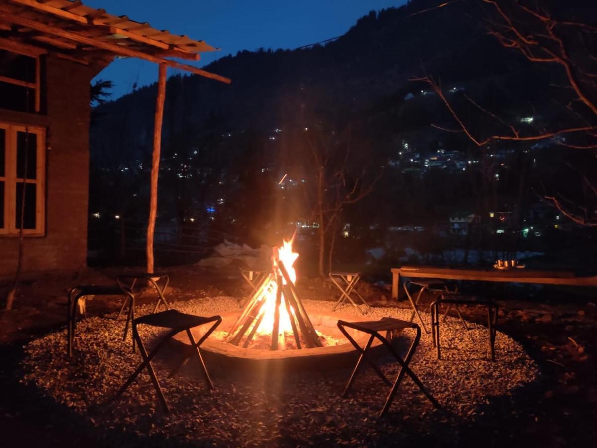 Himtrek Riverside Camps & Hostel Manali Exteriör bild