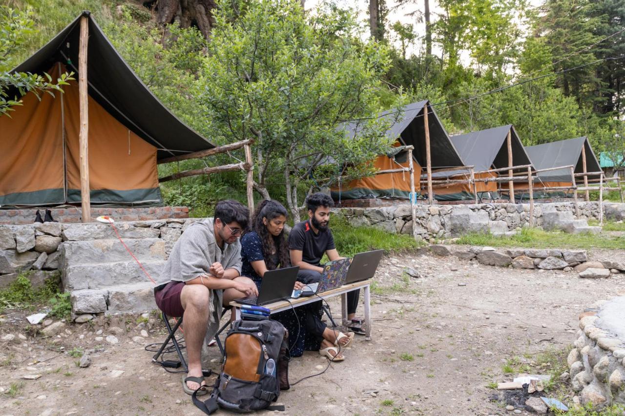 Himtrek Riverside Camps & Hostel Manali Exteriör bild