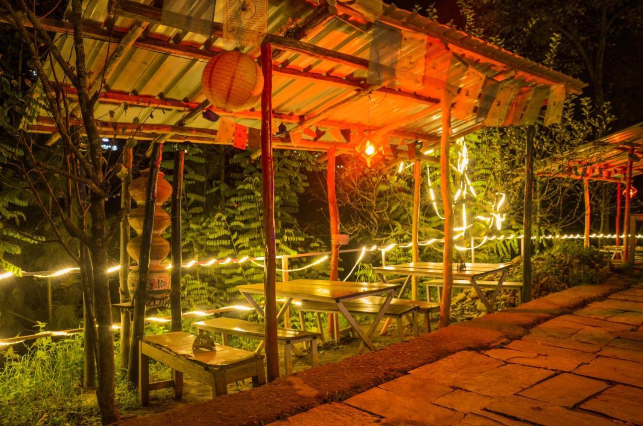 Himtrek Riverside Camps & Hostel Manali Exteriör bild