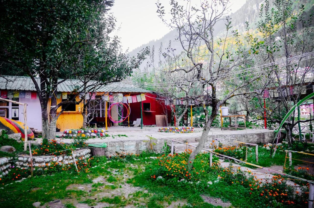 Himtrek Riverside Camps & Hostel Manali Exteriör bild