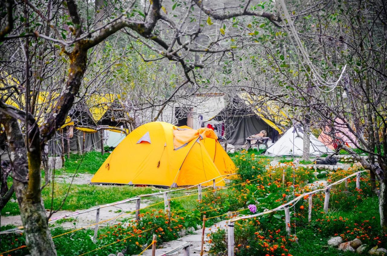 Himtrek Riverside Camps & Hostel Manali Exteriör bild
