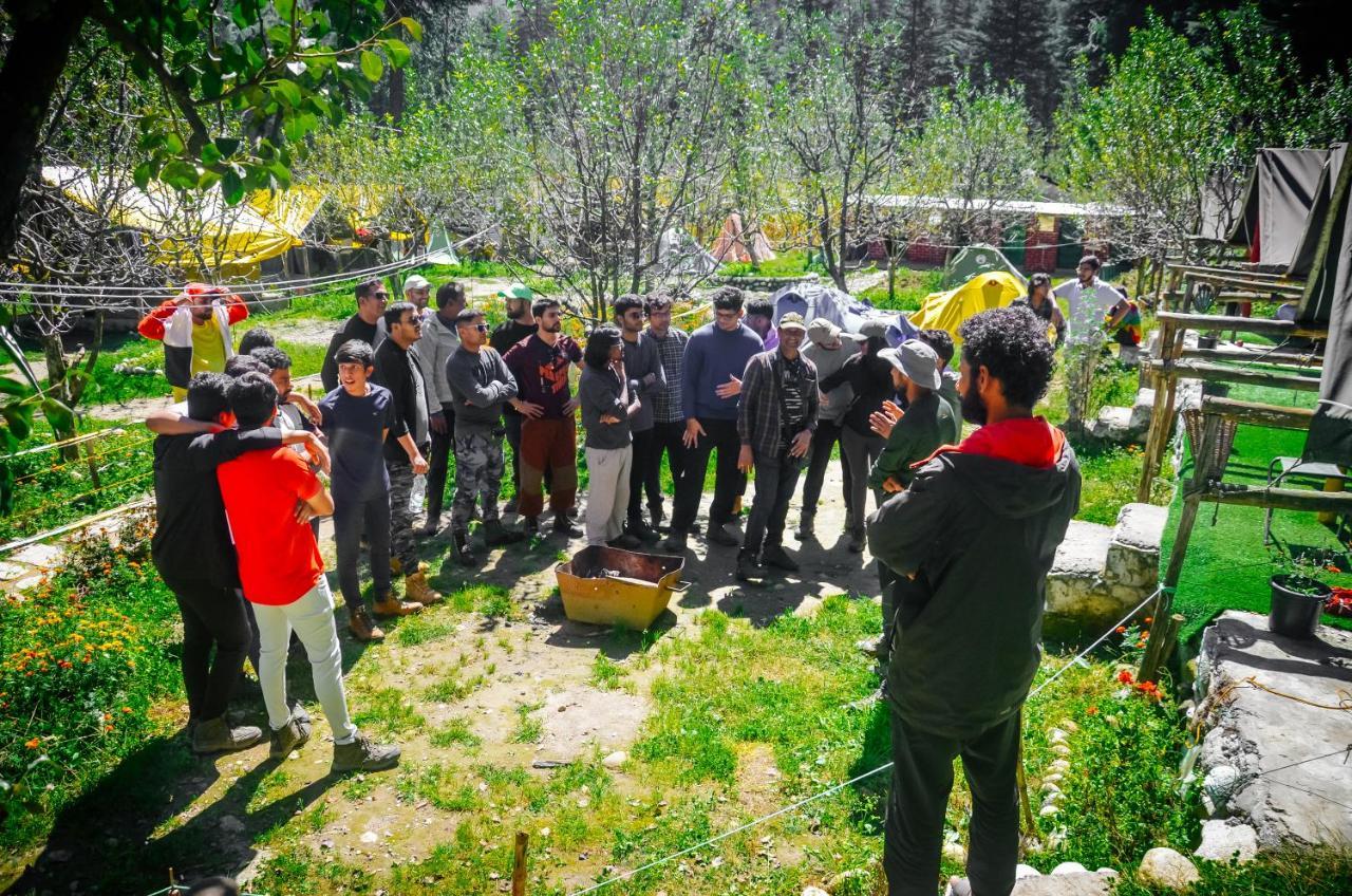 Himtrek Riverside Camps & Hostel Manali Exteriör bild