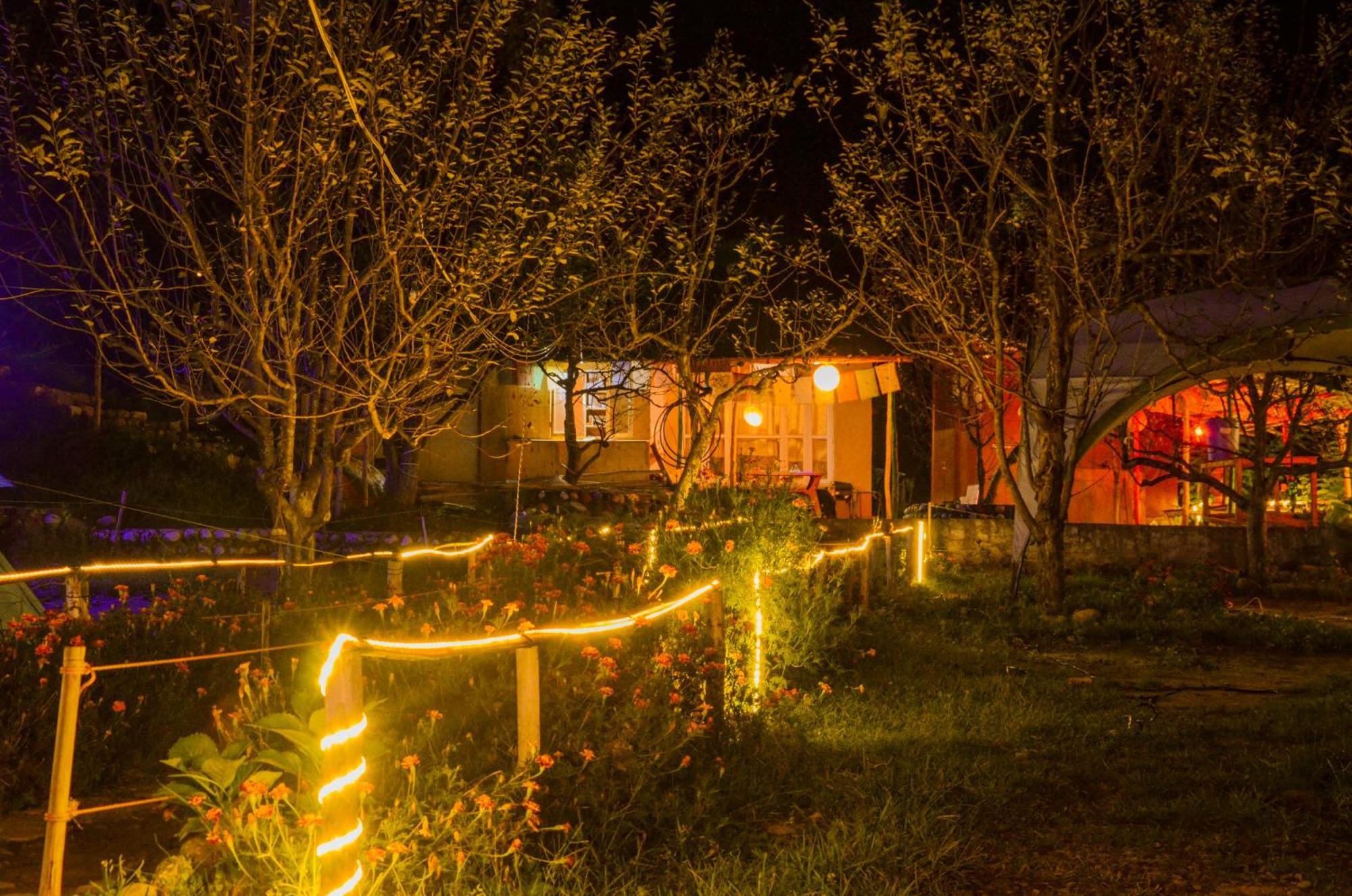 Himtrek Riverside Camps & Hostel Manali Exteriör bild